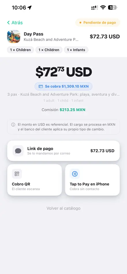 Pantalla de cobro con $72.73 USD, se cobra $1,309.10 MXN, comisión y tres formas de cobro