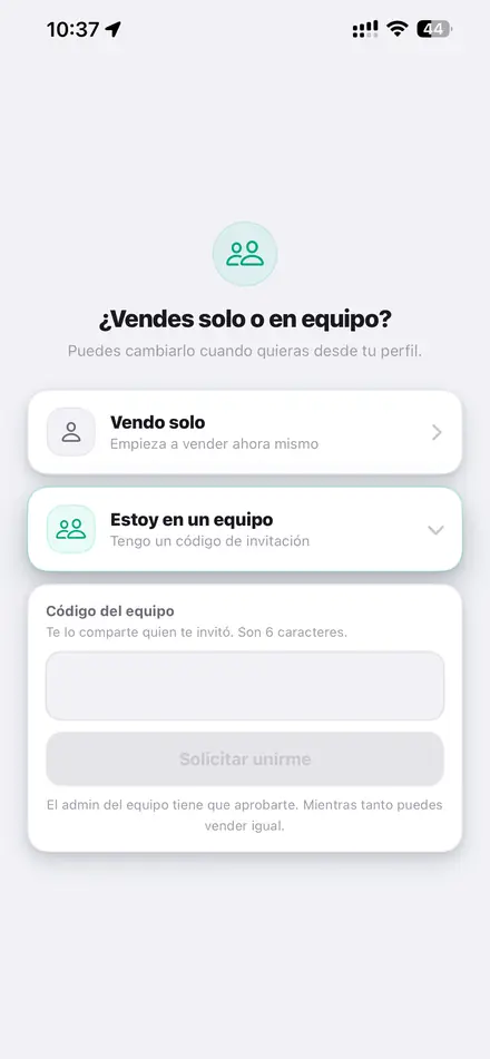 Campo para escribir el código del equipo y botón Solicitar unirme